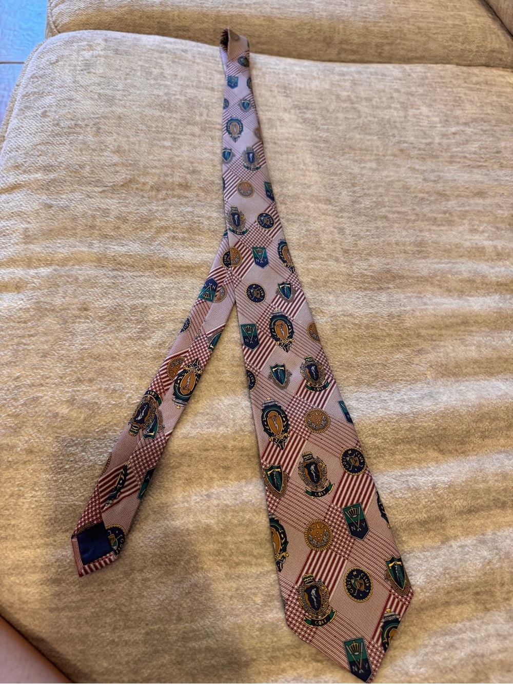 Pierre Balmain Paris 100% Silk Crest & Medallion Tie Golf Made in Italy
